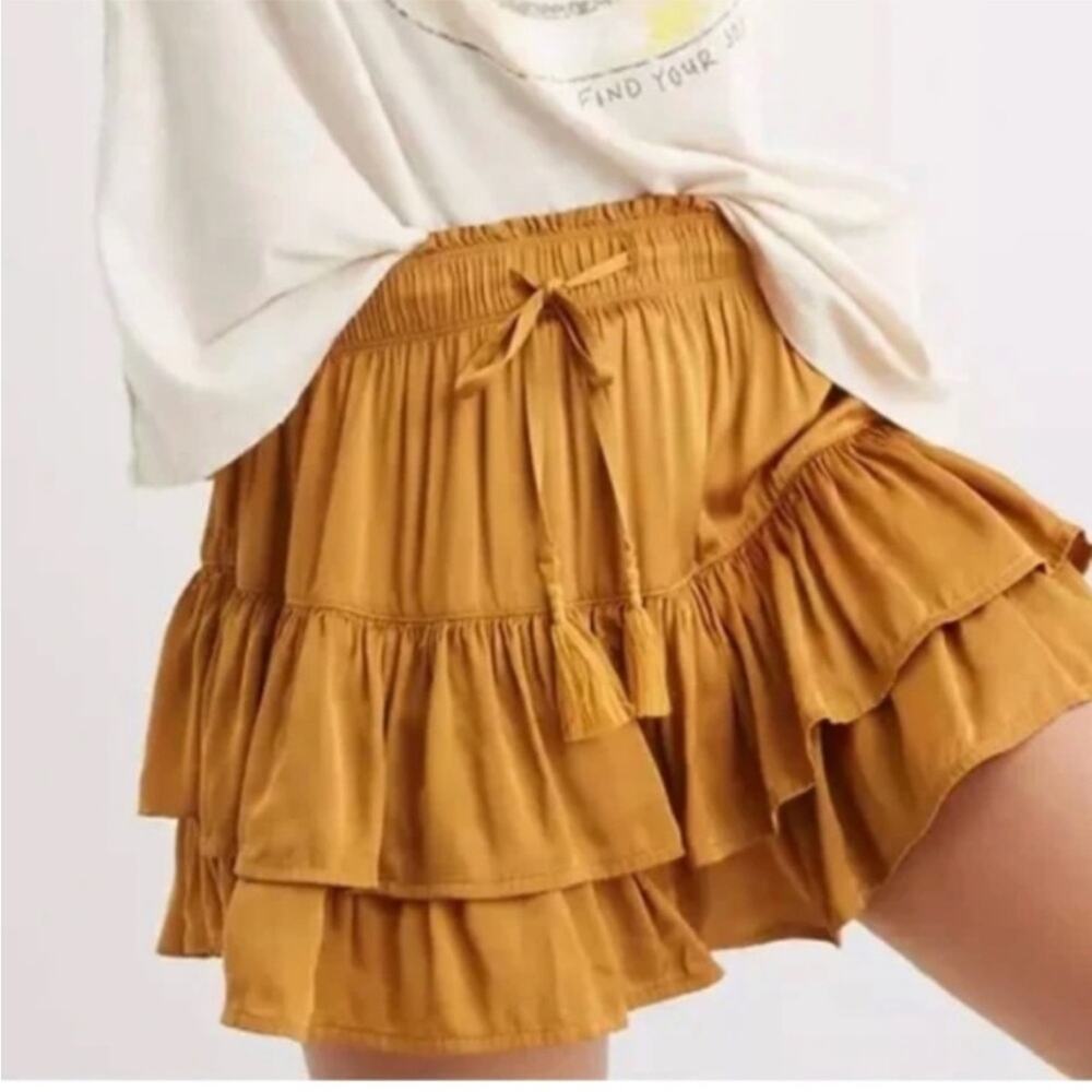 Aerie American Eagle Sweet N Silky Honey Yellow Satin Tiered Mini Skirt Medium